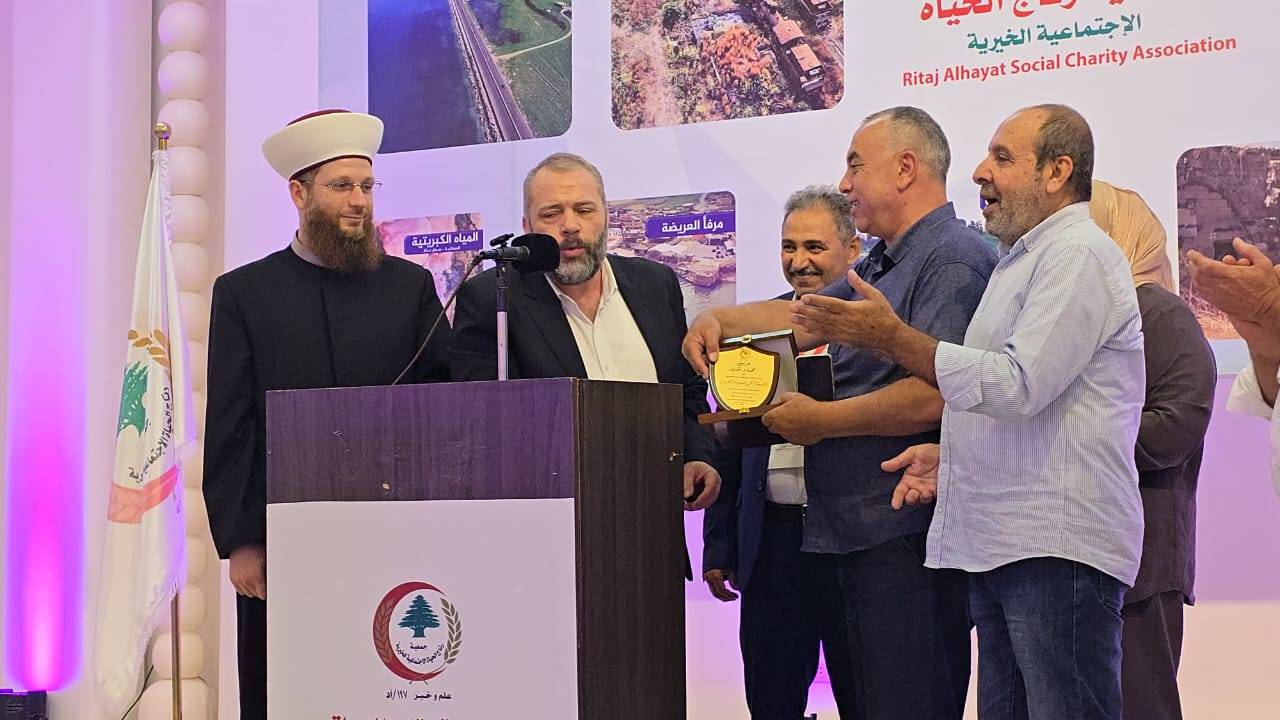 الكردي ممثلًا محافظ عكار: تكريم رؤساء اتحادات البلديات ورئيس بلدية المقيطع في مهرجان إنمائي بعكار