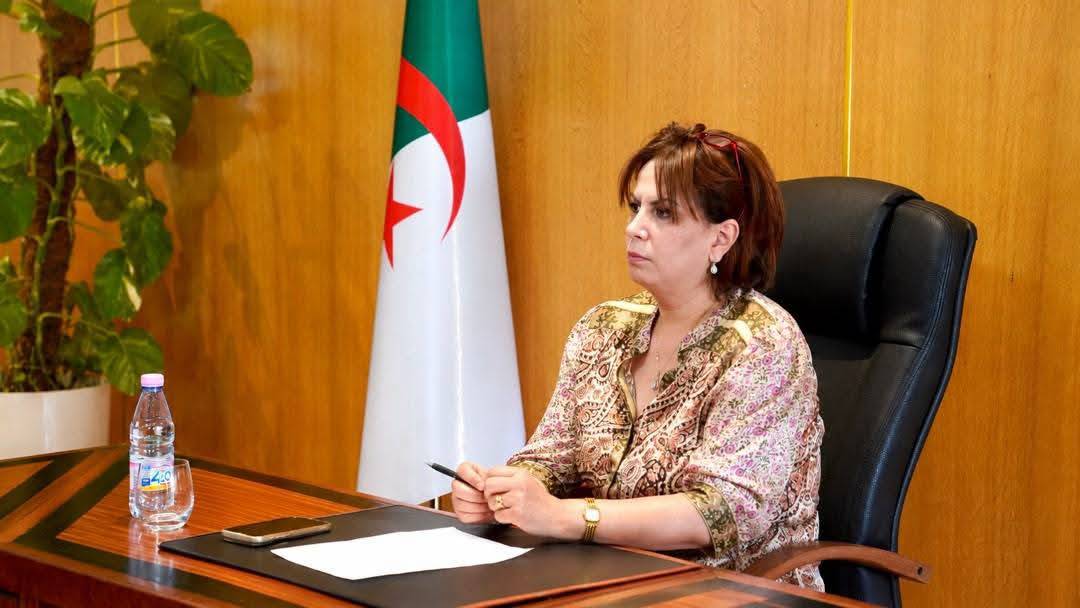 الزي الجزائري في خزائن العائلات.. ذاكرة وطنية تستدعي الحماية والتوثيق